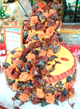 Национальная Сорочинская ярмарка в Великих Сорочинцах. Огромный 65-килограмовый мясной торт