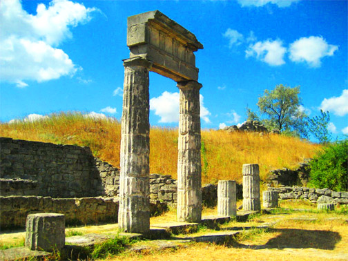 Город Пантикапей. Древние греческие колонны