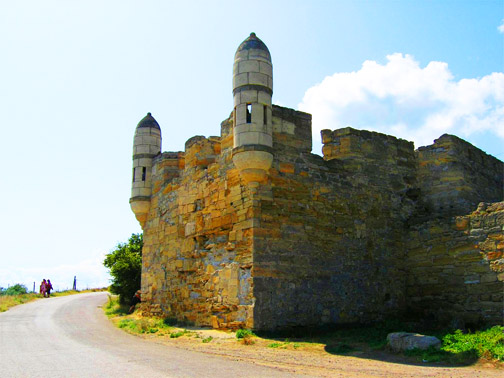 Вид на крепость Ени-Кале