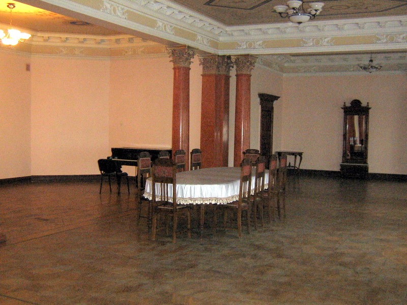 Банкетный зал дворца