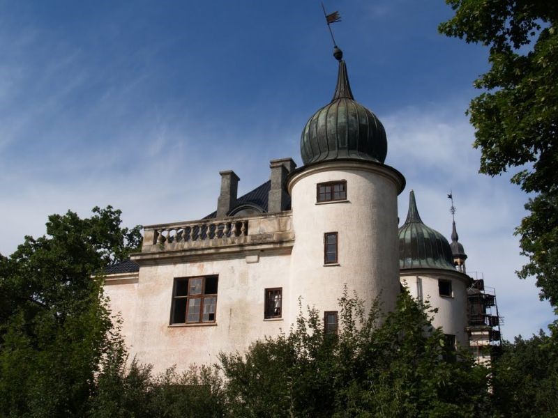 Вид на кутову частину палацу в м.Тальне