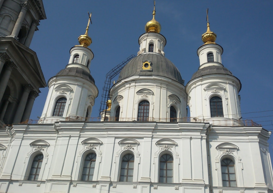 Якщо виключити з ансамблю дзвінницю - так виглядав храм до 1818. Фото: Олег Бойко