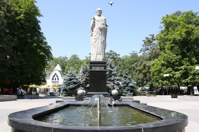 Пам’ятник св. Миколаю. Миколаїв