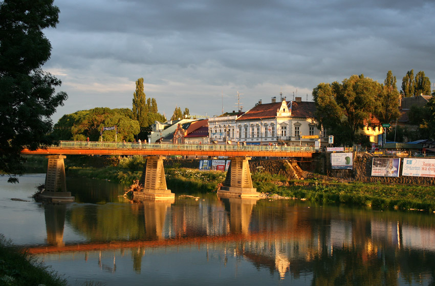 Міст через річку Уж. Ужгород