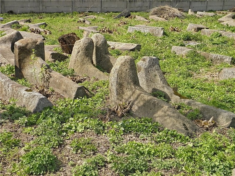 Традиционные еврейские надгробия