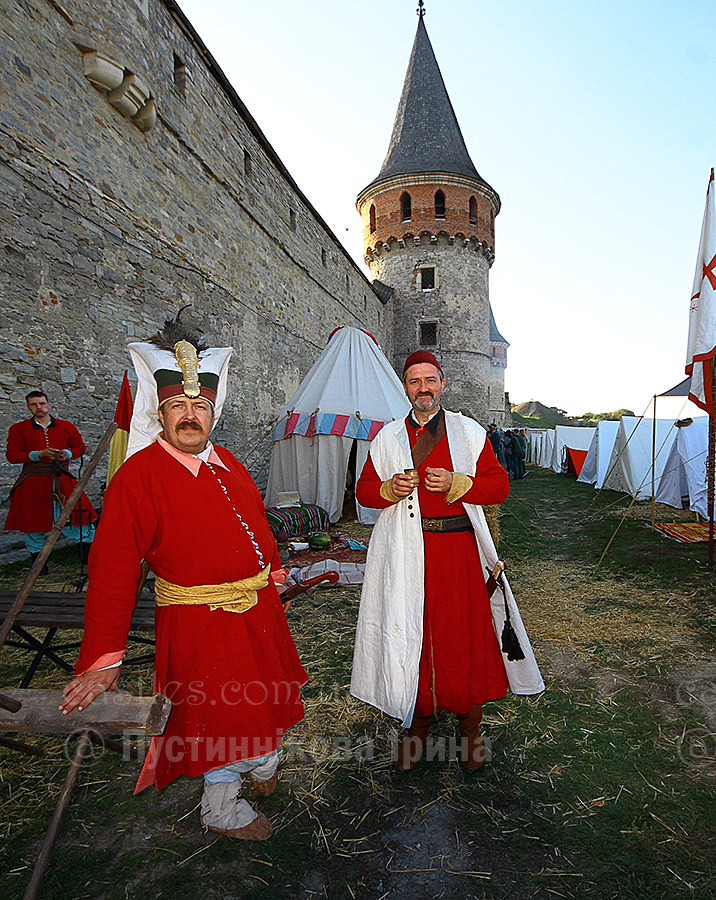 Табір турецьких військ, які тримають фортецю в облозі. До речі, для всіх бажаючих проводили екскурсію табором.